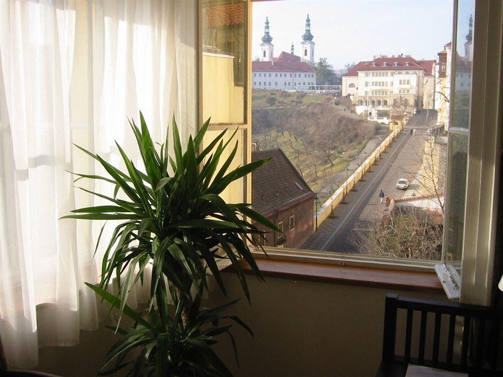 Hotel Domus Henrici Praga Exterior foto